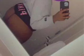 Cum slut me out daddy 😋🥳👅😜 - Image 1